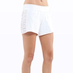 EUC! LULULEMON 🍋 Women's Run: Around Short Reversible White Size 6